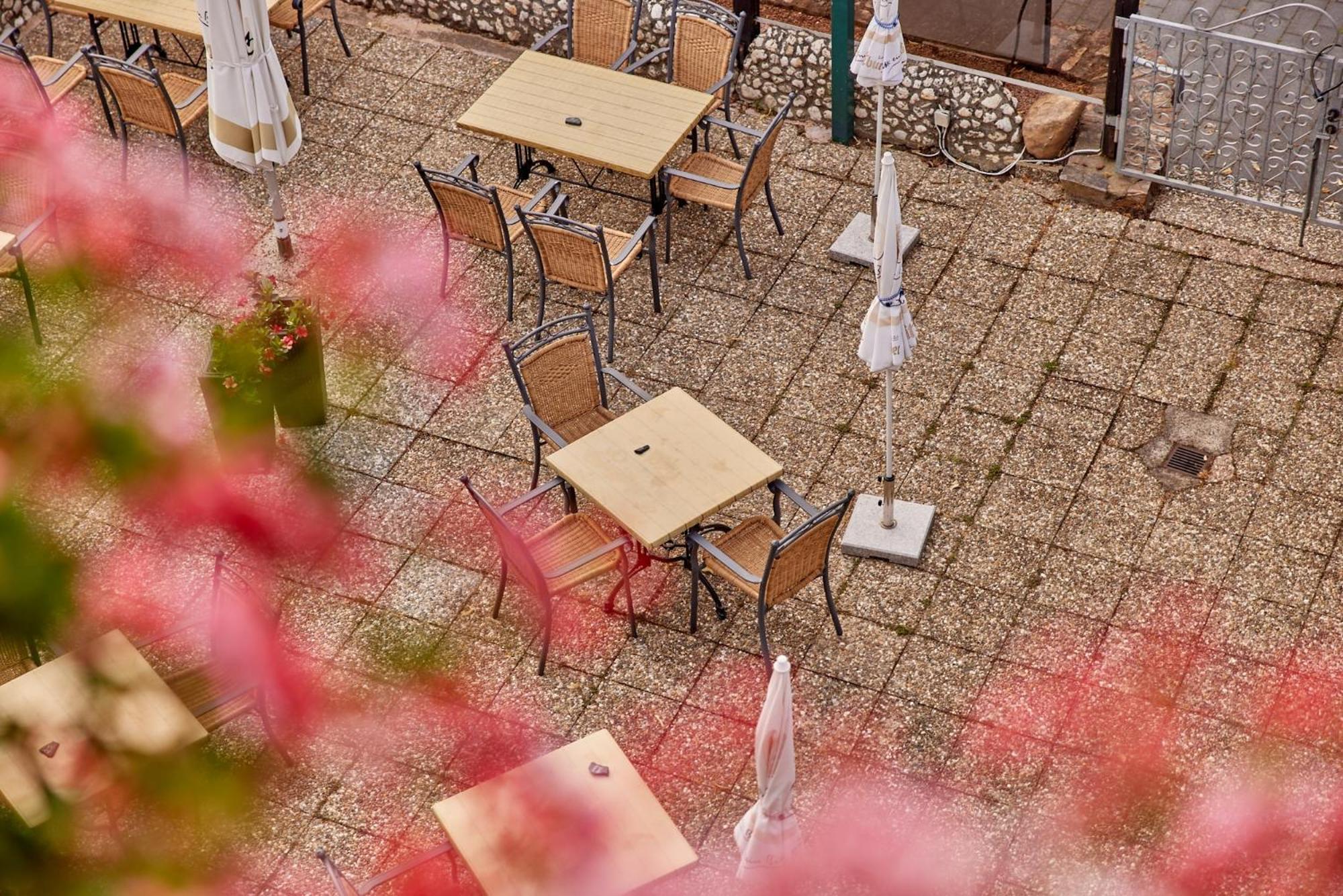 Cafe Rosi Ferienwohnung Бернкастел-Кюс Екстериор снимка